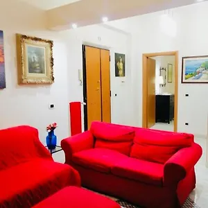 https://casa-mirandola.it-romehotels.com