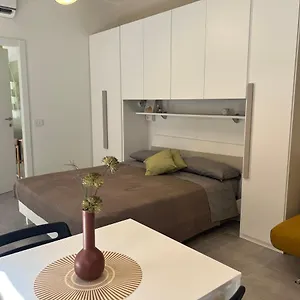  Apartment Violetta Di