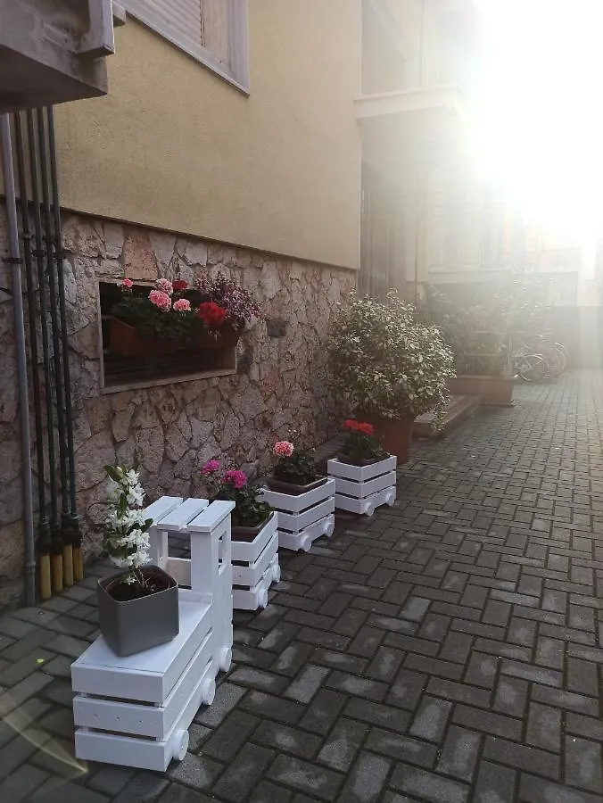 Stanza Maggiore Parma 0*,  Italy